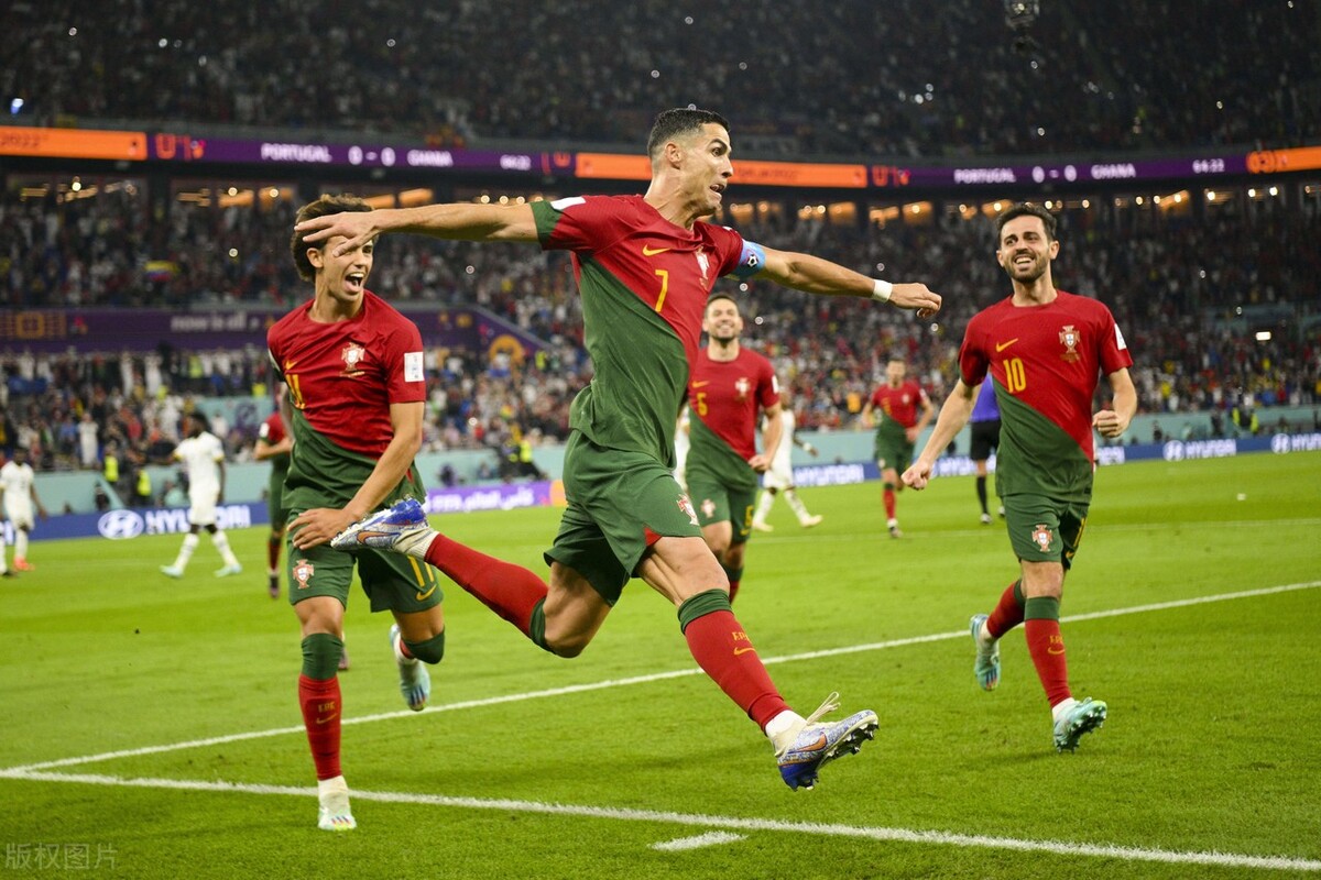 C羅5戰(zhàn)世界杯8球超越梅西 7次最佳又一歷史第一 職業(yè)生涯打進(jìn)819球