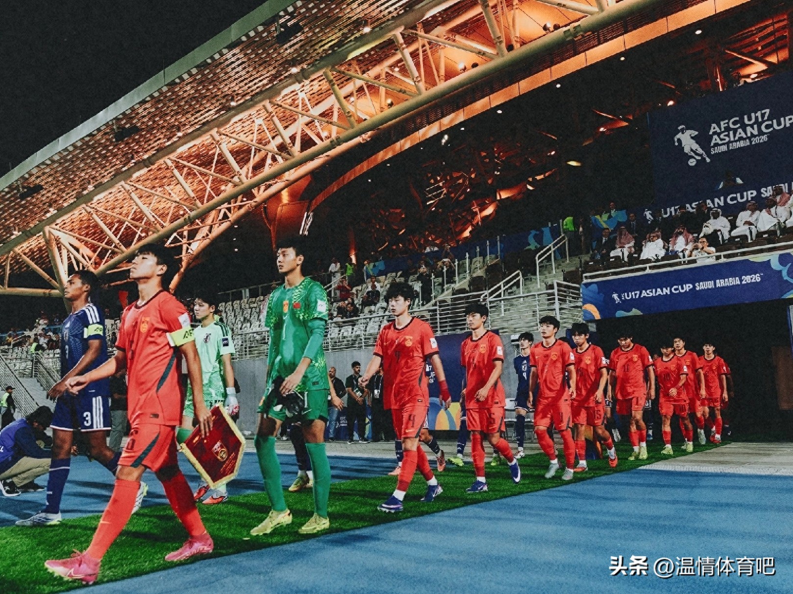 2-1，3-2！亞洲杯瘋狂1夜！國足遭日本雙殺，無緣奪冠，創造歷史