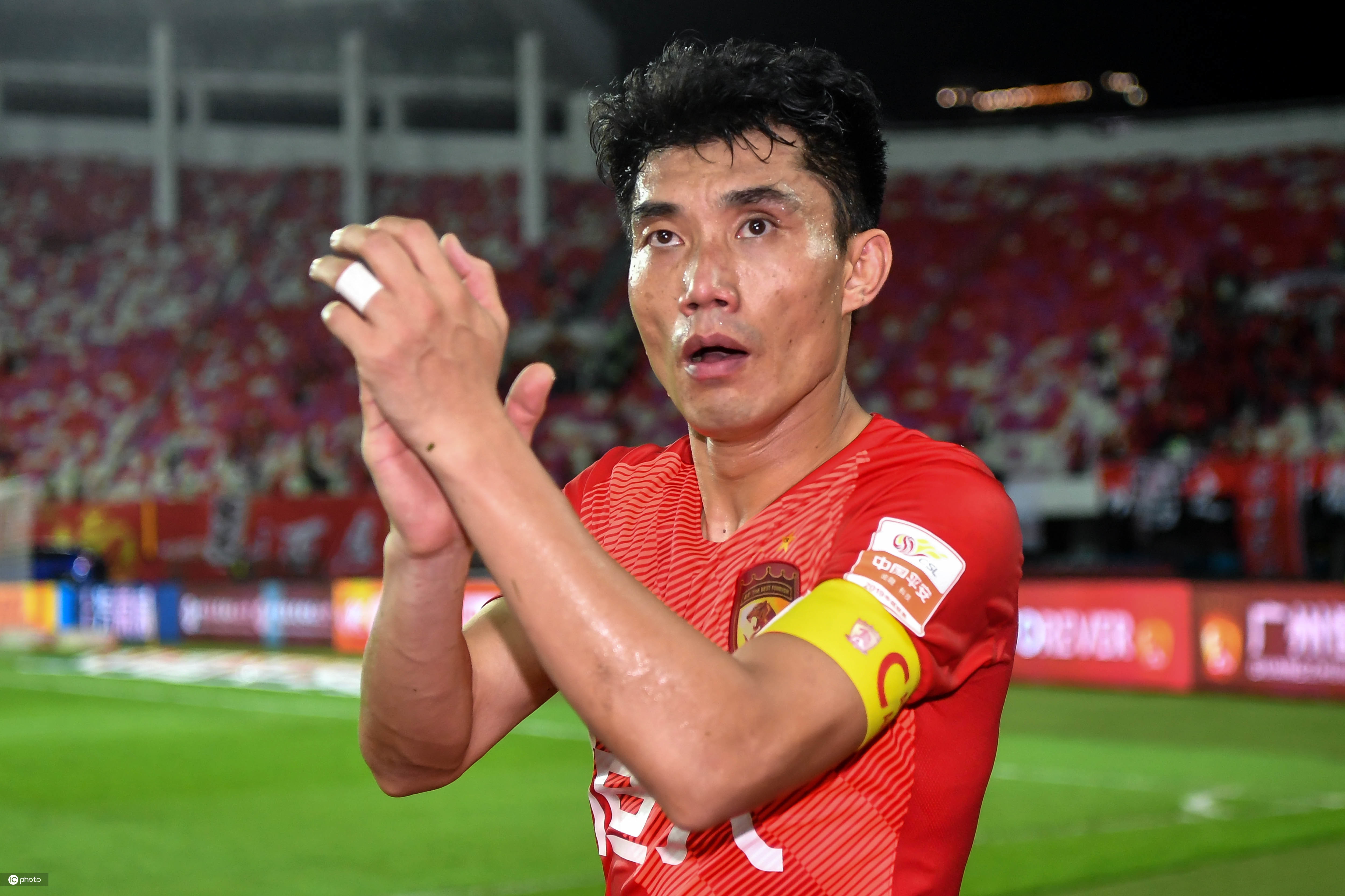 10座火神杯成中國足壇第一人！回顧鄭智職業生涯的10次聯賽冠軍