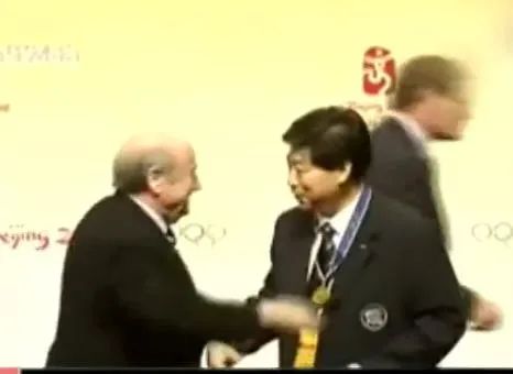 于根偉制勝球圓夢_20年前中國男足世界杯出線之夜_國足沖擊世界杯歷史