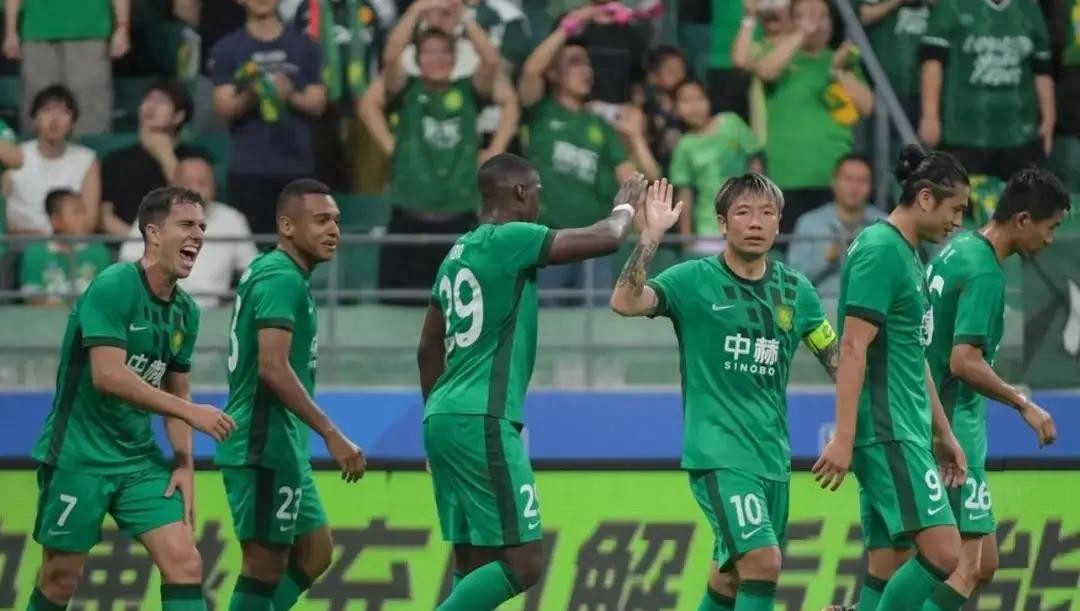 隨著河南2-1絕殺，成都0-2，海港1-1津門虎，中超積分榜出爐